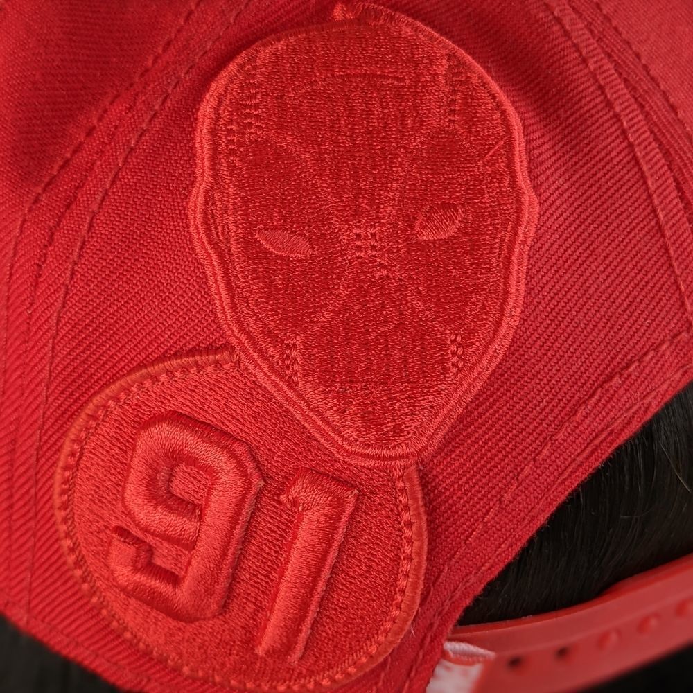 Marvel Deadpool Red Embroidered Icons Snapback Hat - Picture 8 of 14